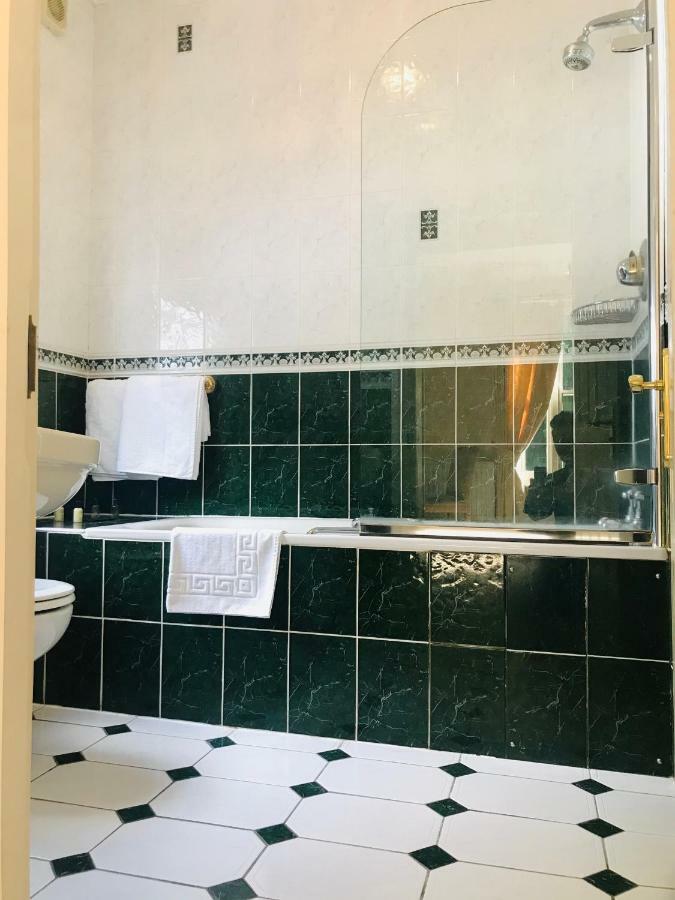 Norfolk House Hotel Мейдънхед Екстериор снимка